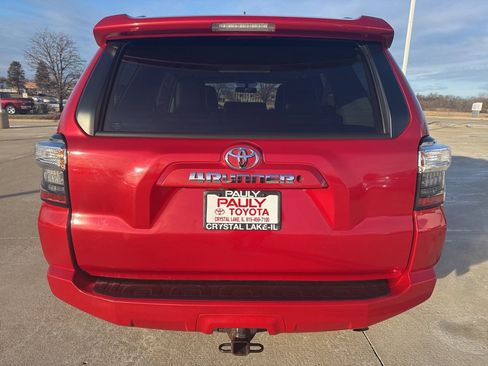 Used 2016 Toyota 4Runner SR5 image 4