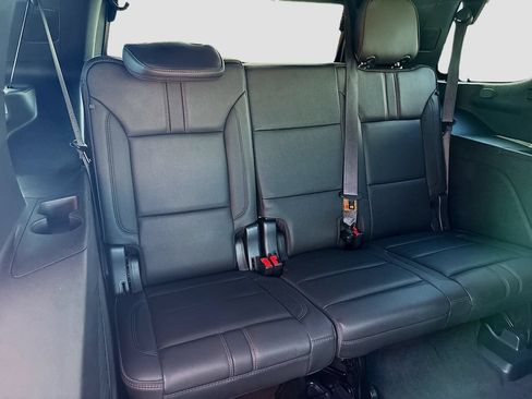 Used 2022 Chevrolet Tahoe RST w/ Luxury Package AWD/4WD image 21