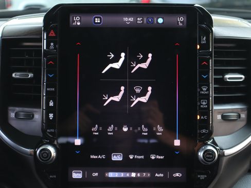 Used 2026 RAM 3500 Laramie AWD/4WD image 14