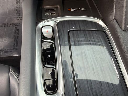 Used 2023 Buick Enclave Essence w/ Experience Buick Package image 32