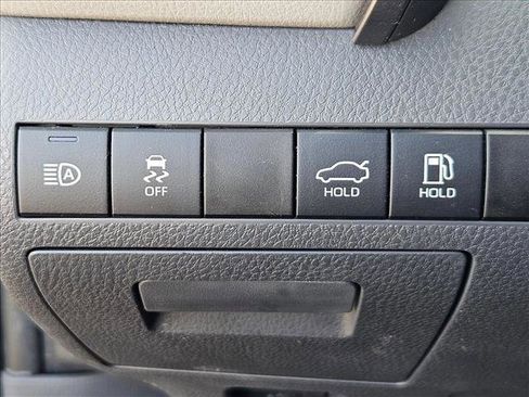 Used 2021 Toyota Camry LE image 13