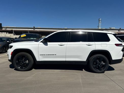 Used 2022 Jeep Grand Cherokee L Laredo RWD image 6