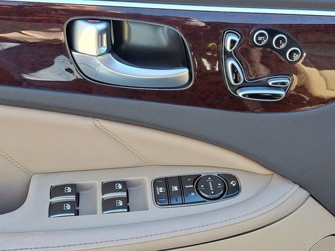 Used 2011 Hyundai Equus Signature image 12