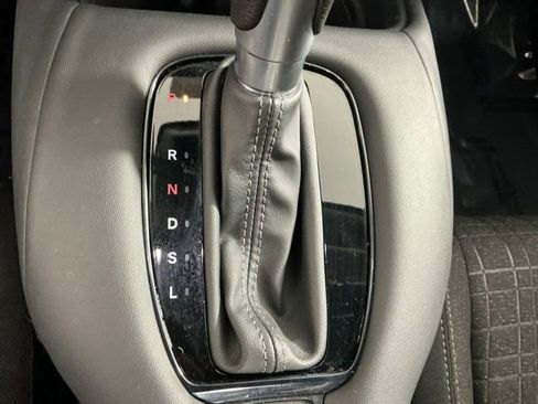 Used 2023 Honda HR-V LX image 18