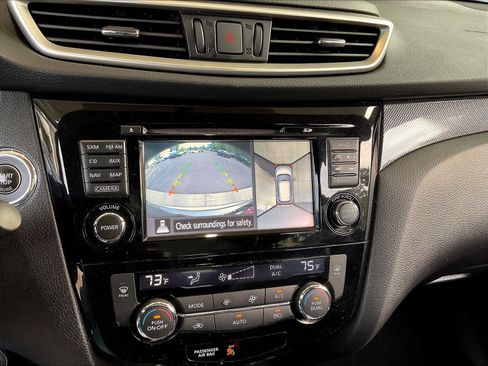 Used 2015 Nissan Rogue SL AWD/4WD image 14