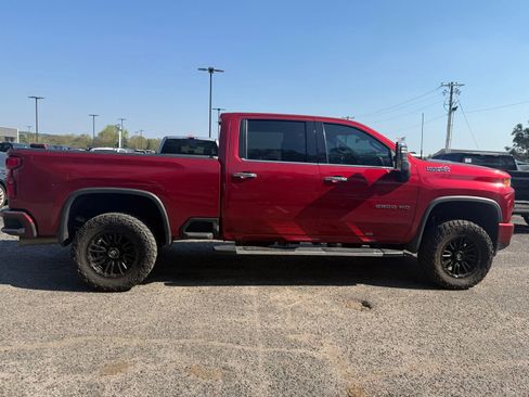 Used 2022 Chevrolet Silverado 2500 High Country w/ Z71 Off-Road Package image 8