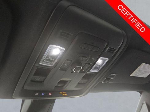 Used 2022 Chevrolet Tahoe Z71 w/ Z71 Off-Road Package image 31