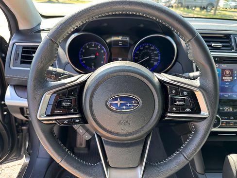 Used 2019 Subaru Outback 3.6R Limited AWD/4WD image 17