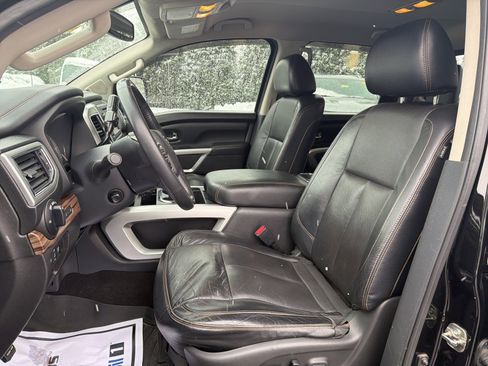 Used 2016 Nissan Titan SL image 20