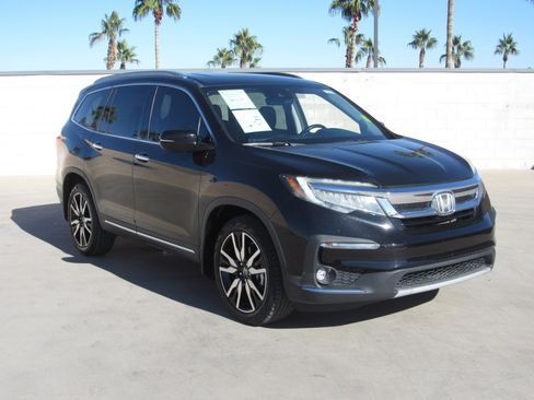 Certified 2019 Honda Pilot Touring image 2