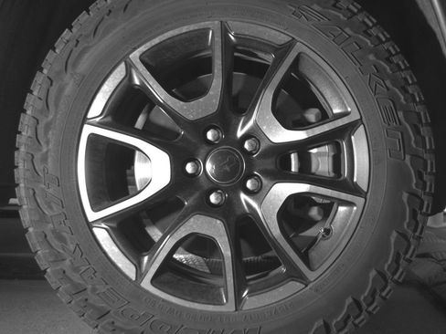 Used 2025 Jeep Compass Trailhawk AWD/4WD image 13