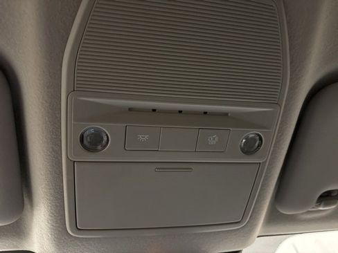 New 2025 Nissan Kicks SR image 30