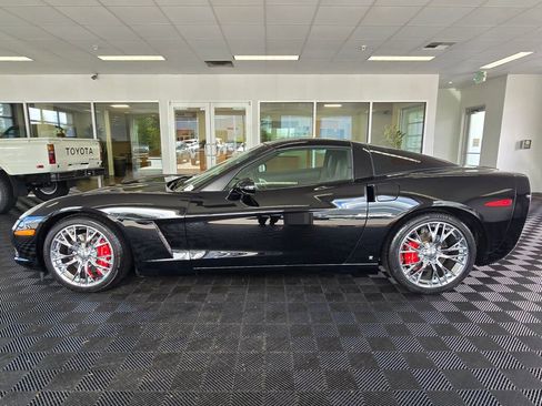 Used 2006 Chevrolet Corvette Coupe w/ Preferred Equipment Group RWD image 6