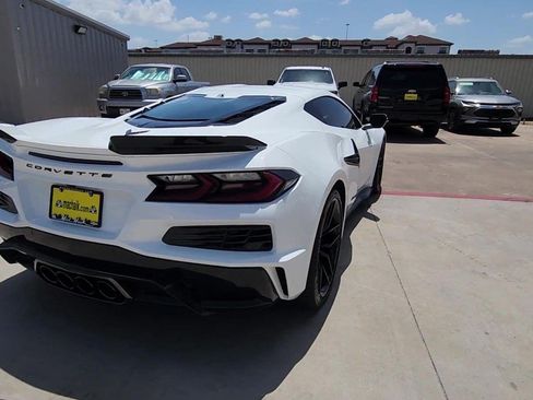 Used 2026 Chevrolet Corvette Z06 w/ Stealth Interior Trim Package RWD image 8