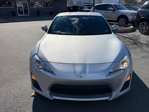 Used 2013 Scion FR-S image 2