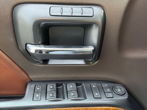Used 2016 Chevrolet Silverado 2500 High Country w/ Duramax Plus Package AWD/4WD image 26