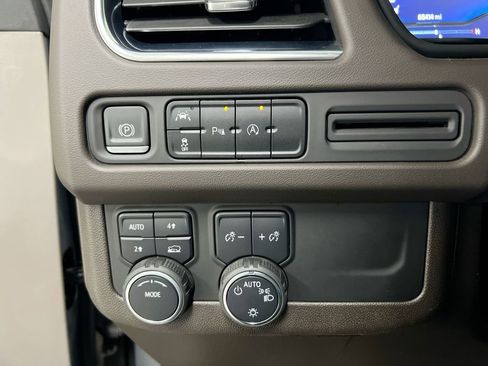 Used 2023 Chevrolet Tahoe LT AWD/4WD image 19