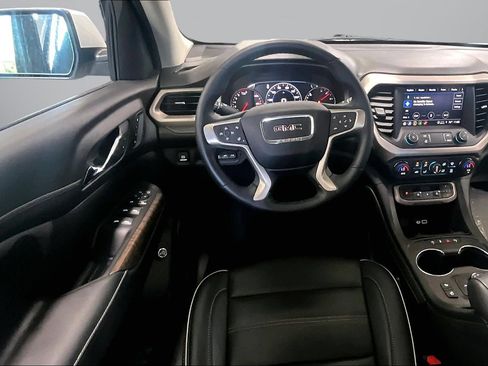 Used 2023 GMC Acadia Denali AWD/4WD image 4