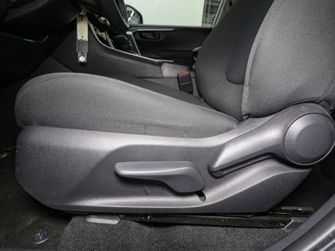 Used 2024 Toyota RAV4 LE AWD/4WD image 33