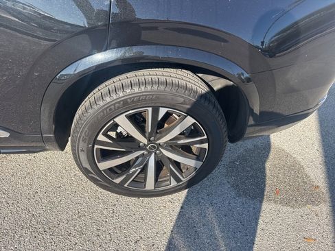 Used 2025 Volvo XC90 B5 Core w/ Climate Package image 17