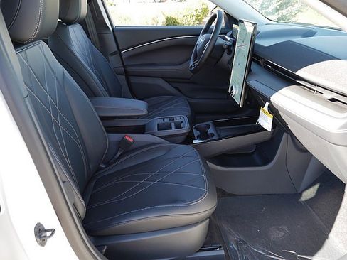 New 2025 Ford Mustang Mach-E Select w/ Comfort Package Lite image 29