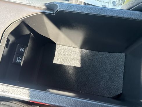 Used 2022 Toyota Camry SE FWD image 28