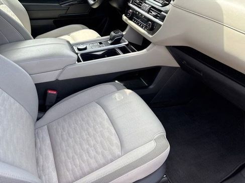 Used 2024 Nissan Pathfinder SV AWD/4WD image 38