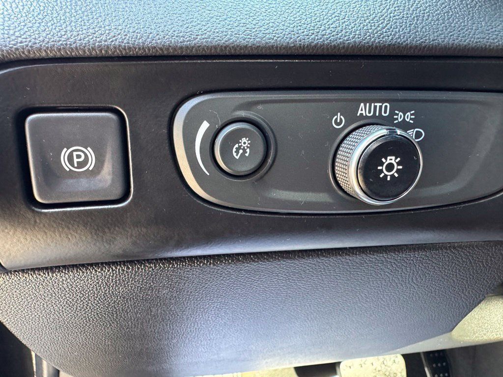 Used 2020 Buick Enclave Essence AWD/4WD image 14