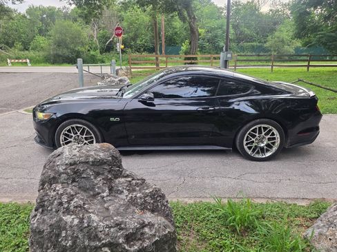Used 2015 Ford Mustang GT Premium w/ Equipment Group 401A RWD image 7