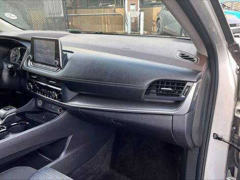 Certified 2023 Nissan Rogue SV image 13