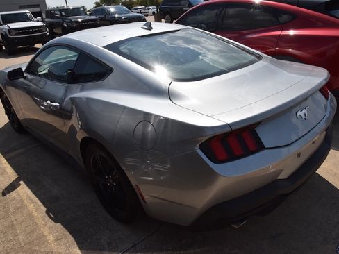Used 2026 Ford Mustang Premium RWD image 9