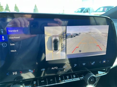 Used 2025 Chevrolet Blazer EV LT image 27