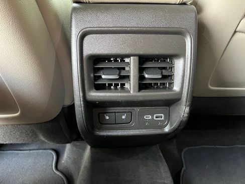 Used 2020 Cadillac XT4 Luxury w/ Cold Weather Package image 27