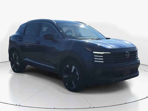 New 2026 Nissan Kicks SR FWD image 2
