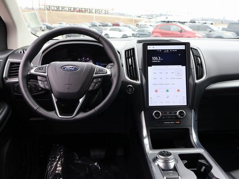 Certified 2022 Ford Edge Titanium image 20