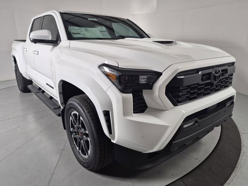 New 2026 Toyota Tacoma SR5 AWD/4WD image 6