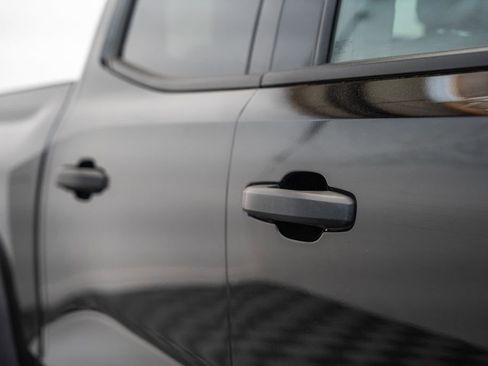 Used 2025 Chevrolet Colorado Trail Boss AWD/4WD image 15