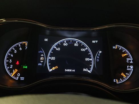 Used 2020 Jeep Grand Cherokee Altitude AWD/4WD image 23