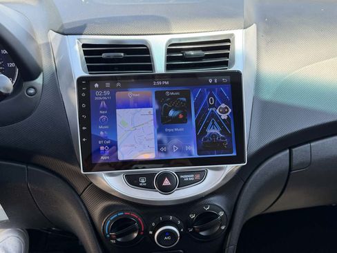 Used 2013 Hyundai Accent GS FWD image 11