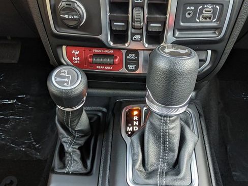 New 2026 Jeep Wrangler Unlimited Rubicon AWD/4WD image 15