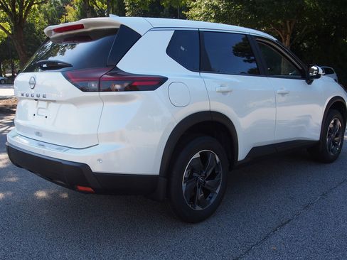 Used 2026 Nissan Rogue SV FWD image 7