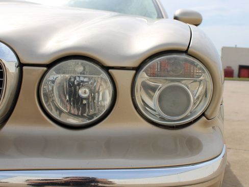 Used 2005 Jaguar XJ8 RWD image 37