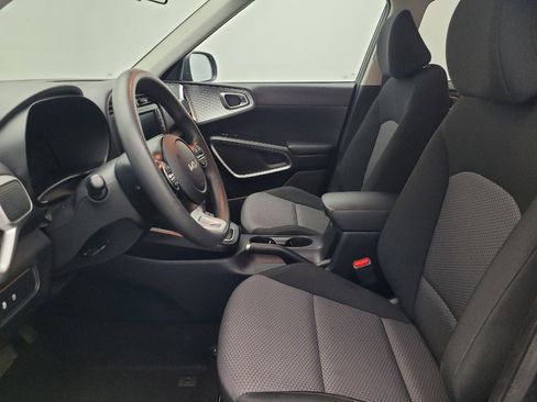 Used 2024 Kia Soul LX w/ Option Group 015 image 17