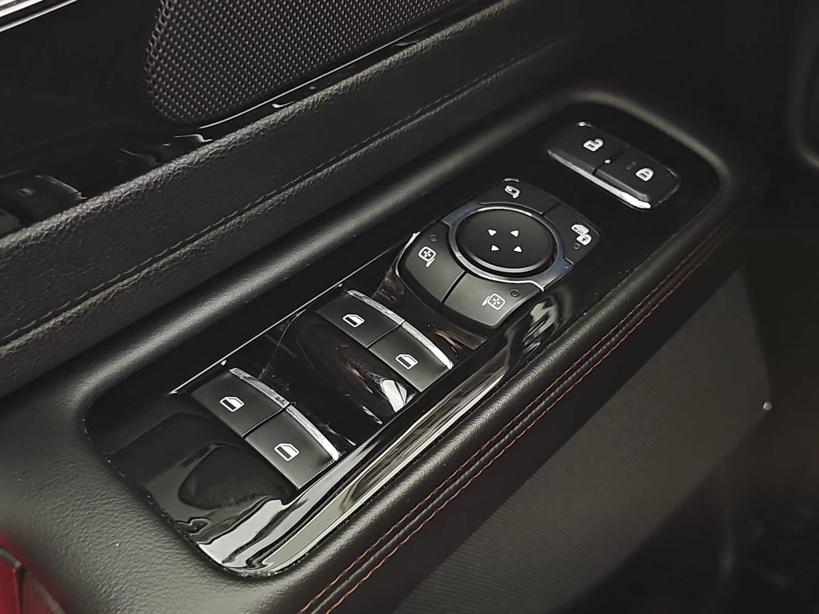 Used 2024 Lincoln Aviator Reserve RWD image 24