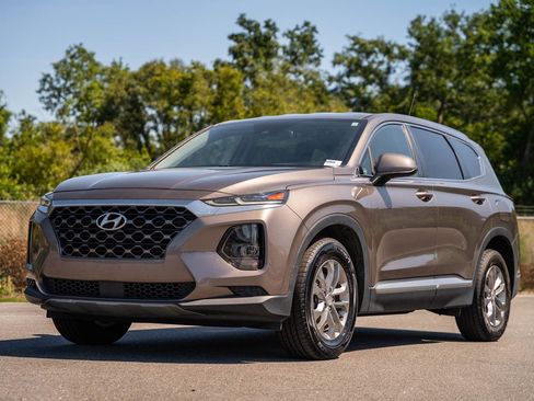 Used 2019 Hyundai Santa Fe SE FWD image 3