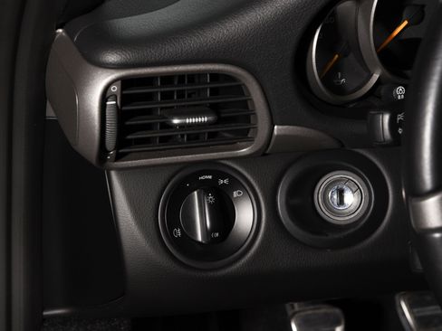 Used 2010 Porsche 911 GT3 RWD image 19