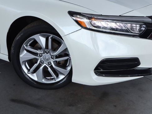 Used 2018 Honda Accord LX image 4