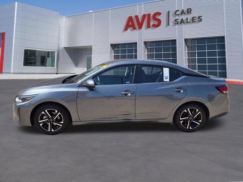 Used 2025 Nissan Sentra SV FWD image 10
