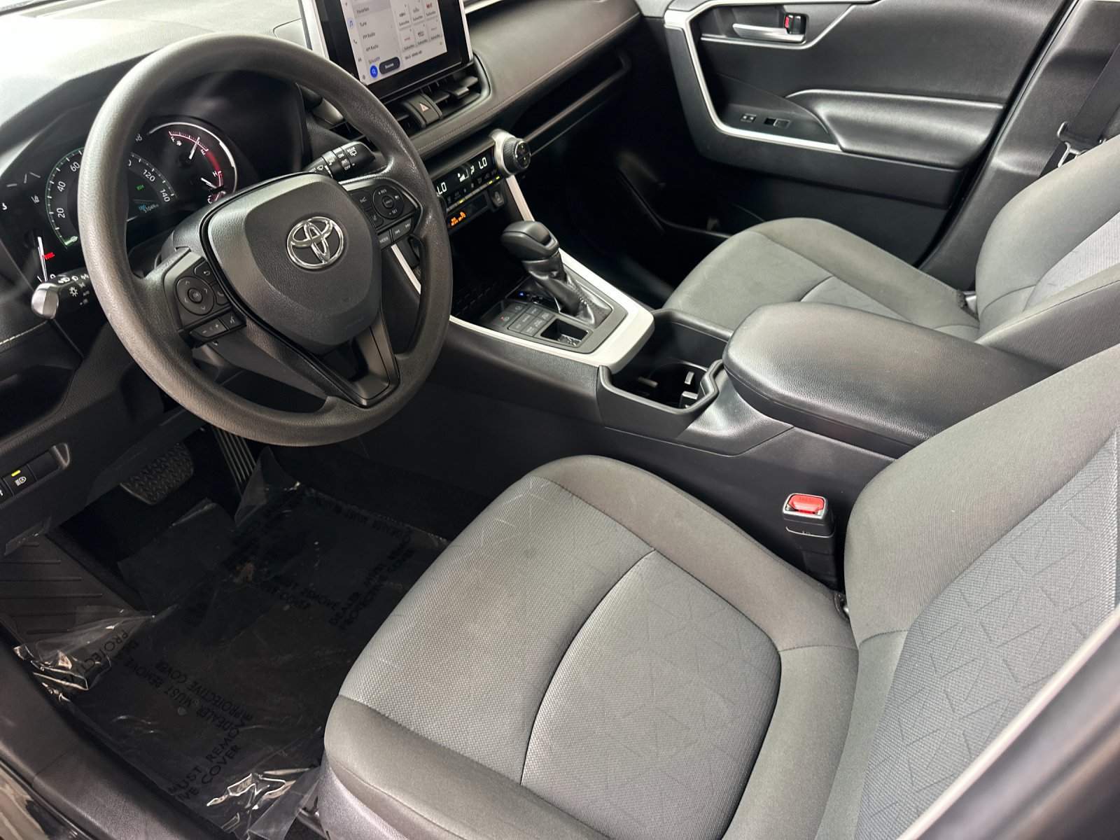 Used 2025 Toyota RAV4 XLE AWD/4WD image 9