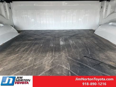 Used 2022 RAM 1500 Laramie AWD/4WD image 32